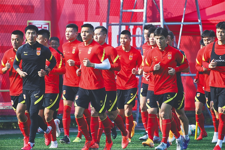 日本11月大名单：远藤航领衔，北野飒太等三名球员首次入选（日本队11月名单公布：远藤航压阵，北野飒太等三人首次征召）