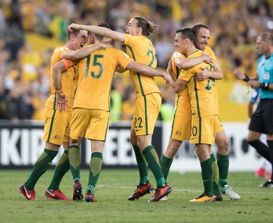 喜欢被叫“康拉迪尼奥”还是“莱默森”？莱默尔：齐达内（偏爱＂康拉迪尼奥＂还是＂莱默森＂？ 莱默尔调侃： 不如叫我＂齐达内）