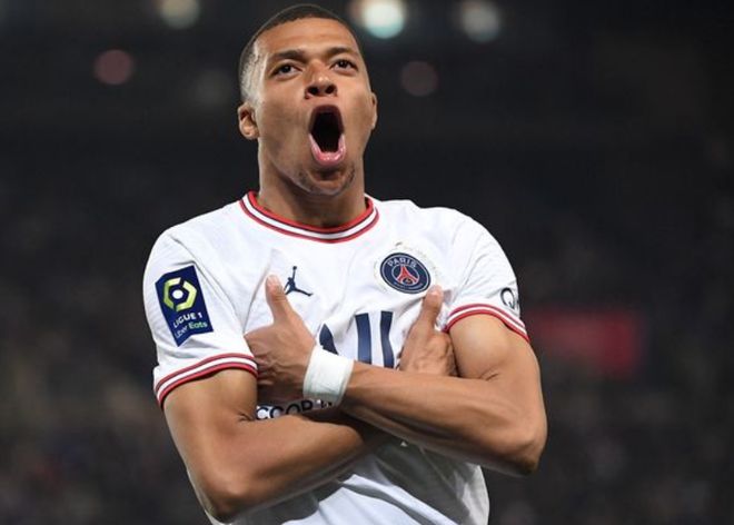 卡马文加宣布在安哥拉开办足球学院：回馈祖国对我的培养（卡马文加在安哥拉设立足球学院，以行动回报祖国栽培）