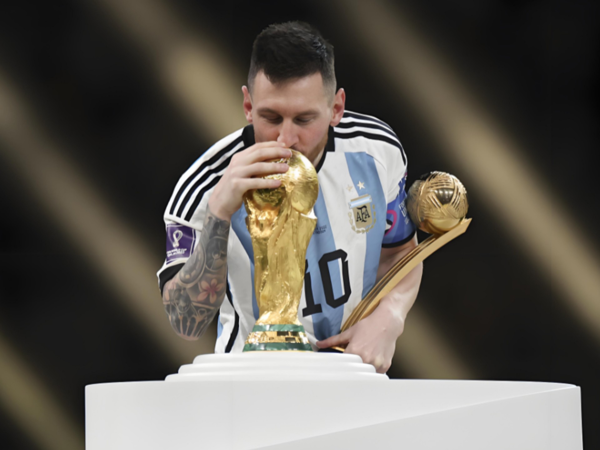 塞维利亚1-0奥萨苏纳，鲁文-巴尔加斯点射制胜（鲁文-巴尔加斯点球建功，塞维利亚1-0小胜奥萨苏纳）