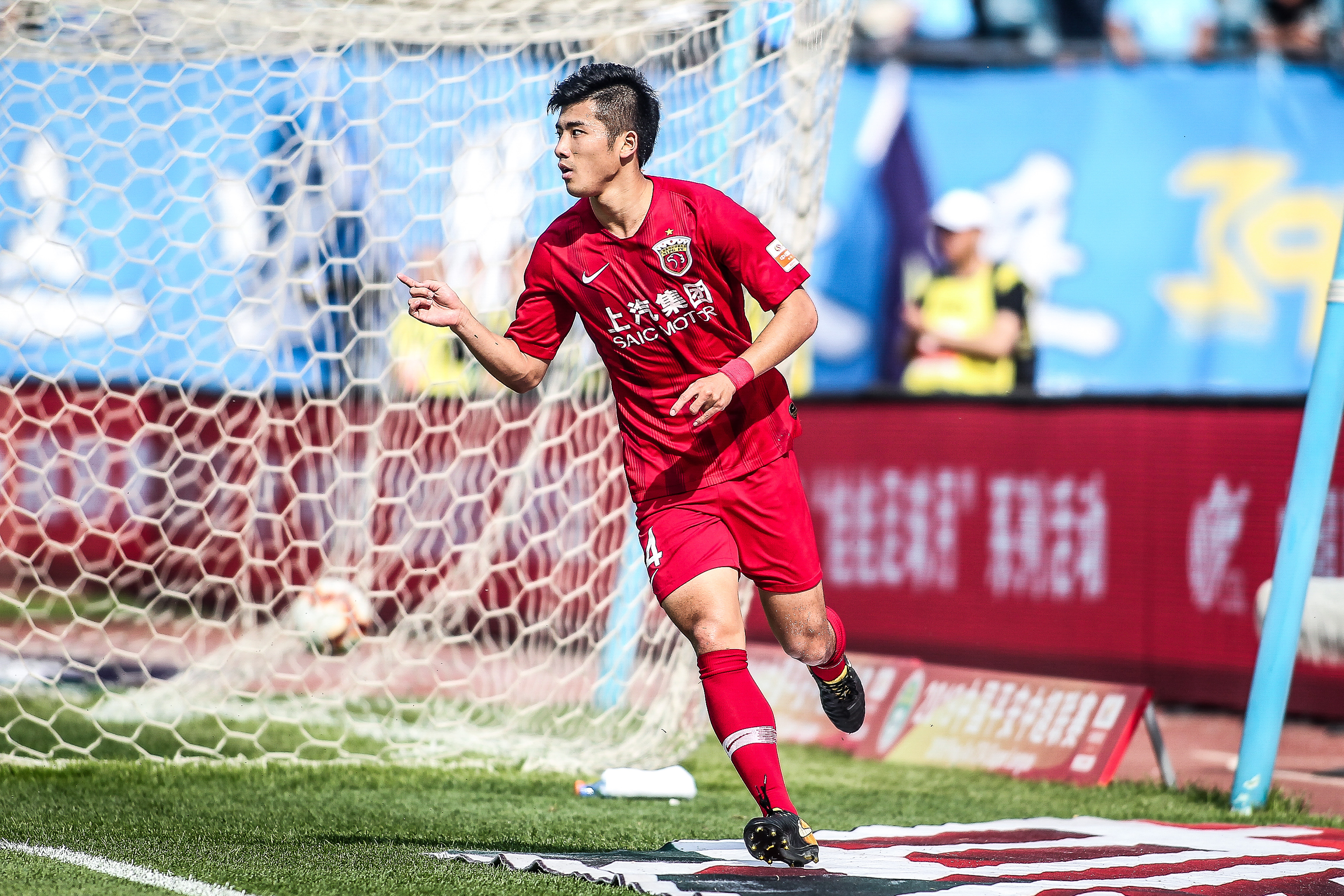 德转列希腊球员历史身价前10：马诺拉斯4500万第1，帕帕上榜（德转盘点希腊球员历史最高身价TOP10：马诺拉斯4500万居首，帕帕入围）