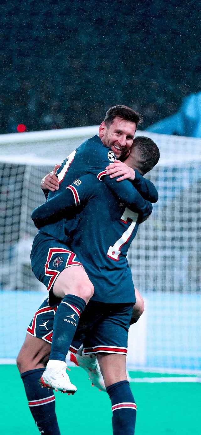 本赛季欧冠迄今五大联赛球队积分：英超74分第一，意甲第二（欧冠本季迄今五大联赛积分榜：英超以74分领跑，意甲次席）