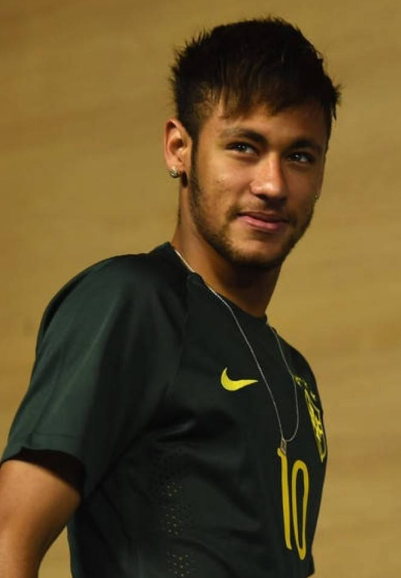 传闻：枪手、蓝军、红军、曼联和拜仁与卡马文加联系在一起（多队竞逐卡马文加：枪手、蓝军、红军、曼联与拜仁皆在列）