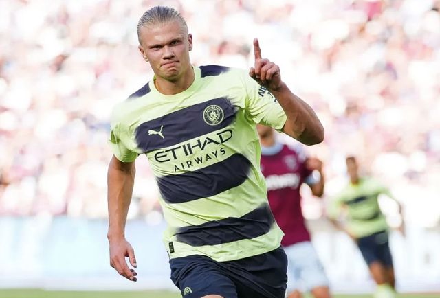 科迪罗兹对决奥巴费米争夺WWE与NXT冠军（科迪罗兹大战奥巴费米：WWE与NXT双冠之争）