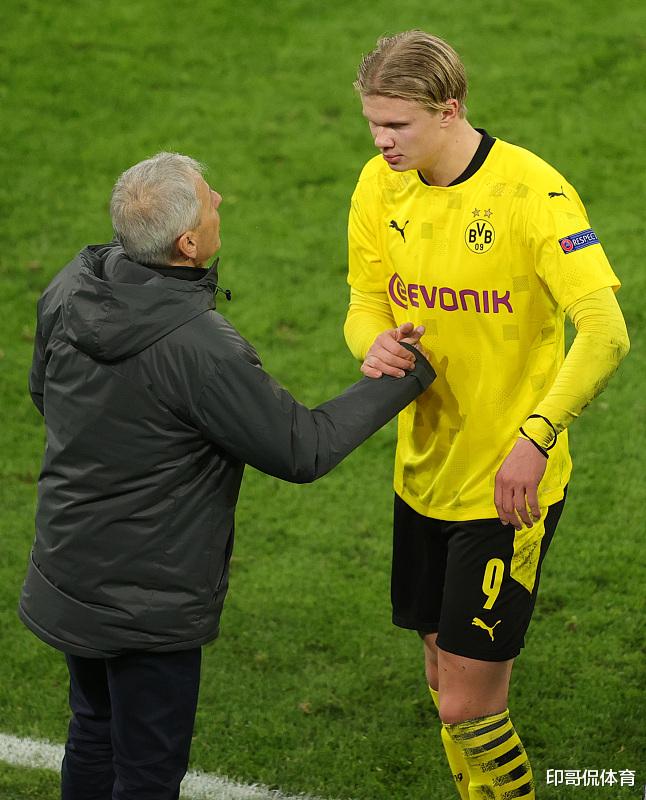 李玮锋：联赛中轴都是外援造成国足没人，这两年踢球孩子多了（李玮锋：联赛中轴被外援占据致国足无人可用，近两年踢球孩子增多）