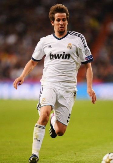 扎戈：托蒂睡觉打呼噜还说梦话；吐西蒙尼口水是因他故意挑衅（扎戈回忆往事：托蒂睡觉会打呼还说梦话；对西蒙尼吐口水因其故意挑衅）