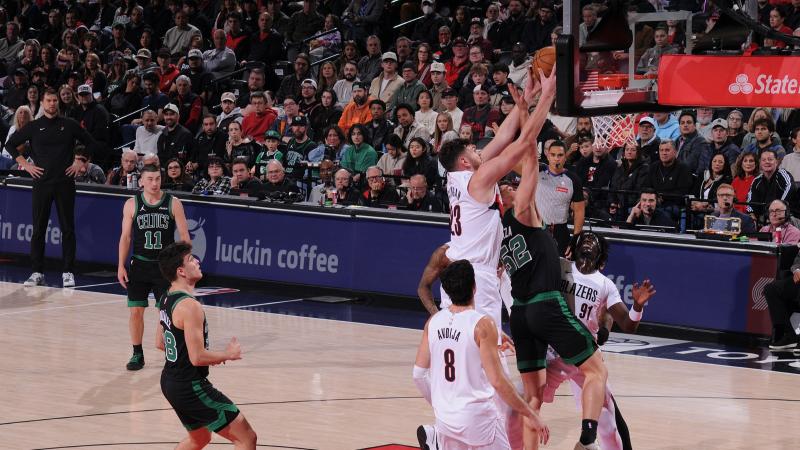 德尼兹·翁达夫赞扬斯图加特球迷“热情”，助力球队赢得欧联杯胜利（翁达夫称赞斯图加特球迷的热情，助球队欧联杯告捷）