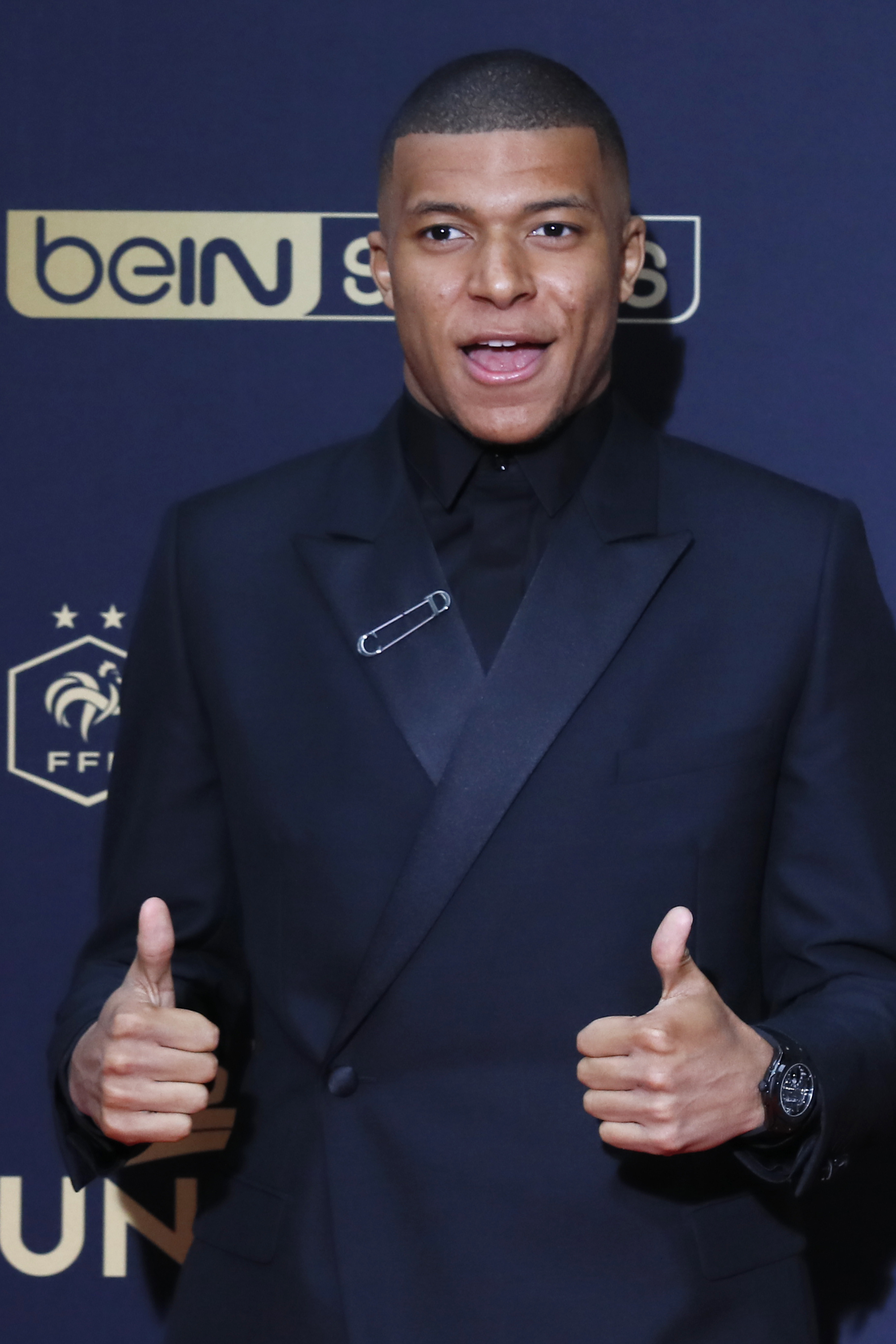 官方：中国裁判傅明执法日职乙水户蜀葵vs大分三神（中国裁判傅明确认执法日乙水户蜀葵对阵大分三神）