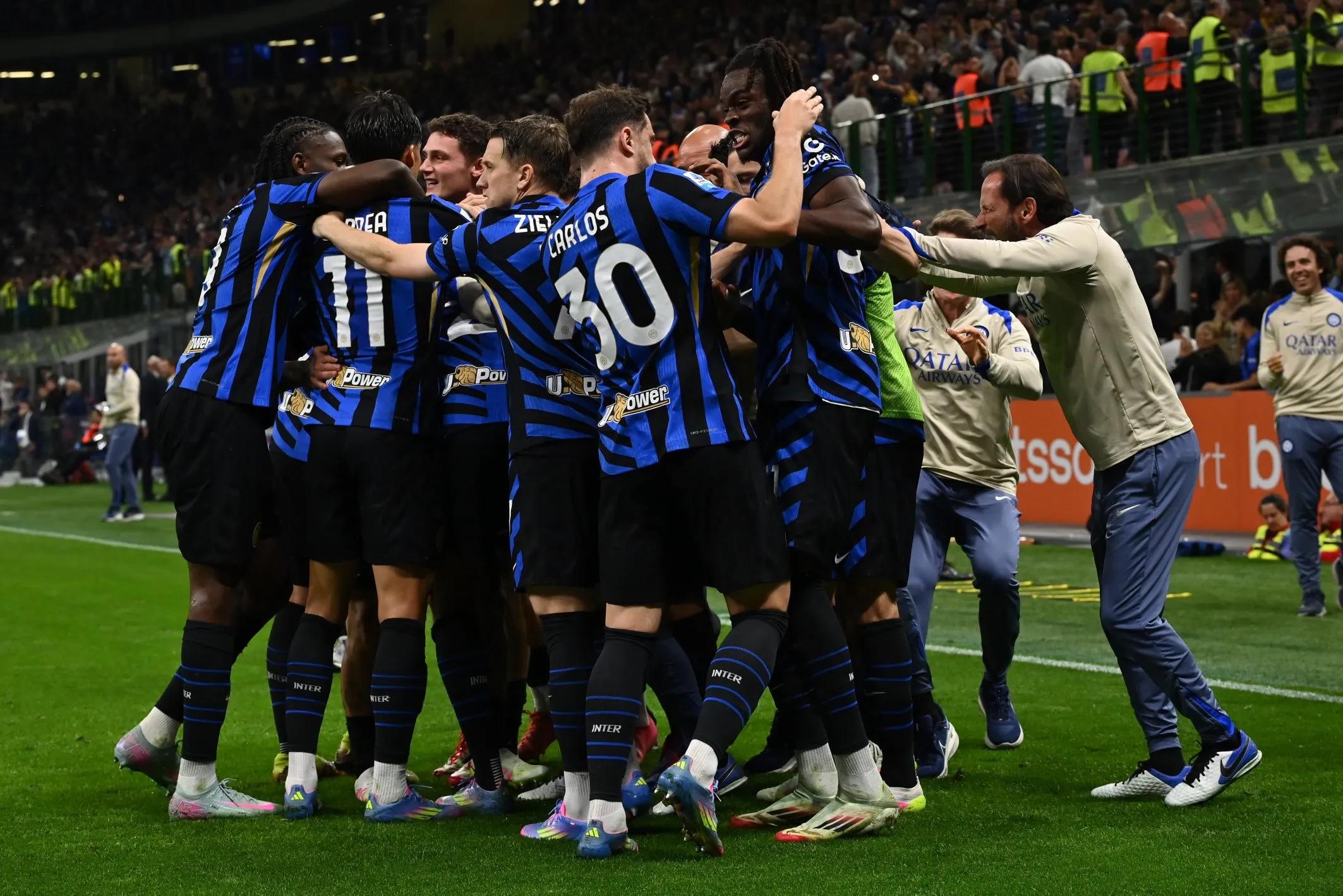 拜仁续约乌帕梅卡诺陷僵局，五年成本或超施洛特贝克（拜仁与乌帕梅卡诺续约受阻，五年总成本或高于施洛特贝克）